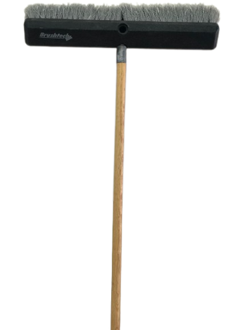 CEPILLO PVC BASE NEGRA 18"